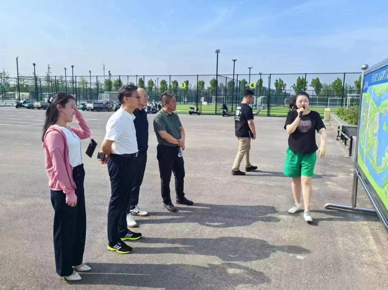 智库专家赴连云港海州区考察调研(图2) 智库专家赴连云港海州区考察调研(图2)