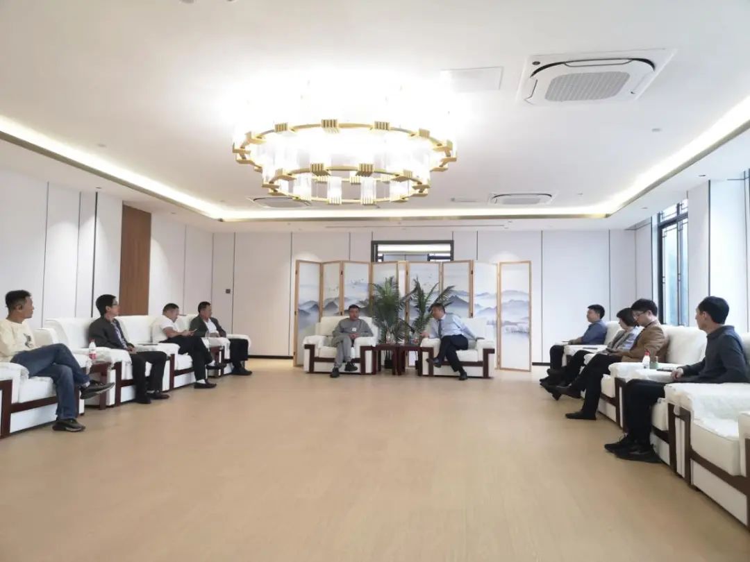 云南省健身服务行业协会会长黄道章来访露营之家金华供应链贸易中心选品并探讨绥江县露营产
