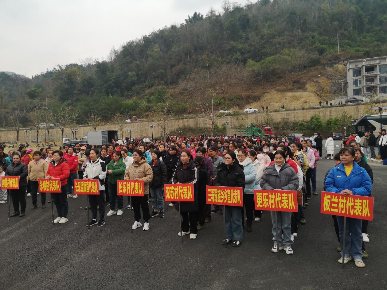 山歌倡廉传家风,移风易俗树新风—东兰坡豪湖露营地铜鼓广场系列活动纪实(图6) aHR0cHM6Ly9tbWJpei5xbG9nby5jbi9tbWJpel9w