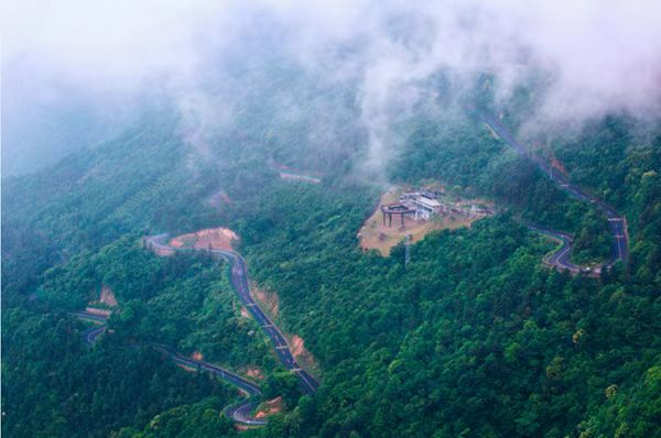 政企协同打造“金华山模式”一座山的露营经济如何重构区域文旅产业新版图?——从“绿水青山”到“世界级产业枢纽”的浙江实践(图8) 政企协同打造“金华山模式”一座山的露营经济如何重构区域文旅产业新版图?——从“绿水青山”到“世界级产业枢纽”的浙江实践(图8)