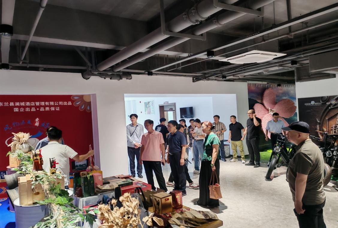 中国风景名胜区协会会长张永利一行到露营之家供应链贸易中心考察调研(图5)
