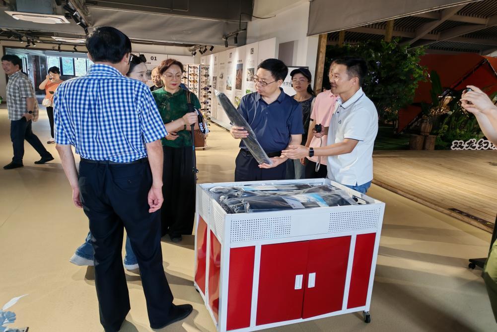 中国风景名胜区协会会长张永利一行到露营之家供应链贸易中心考察调研(图7)