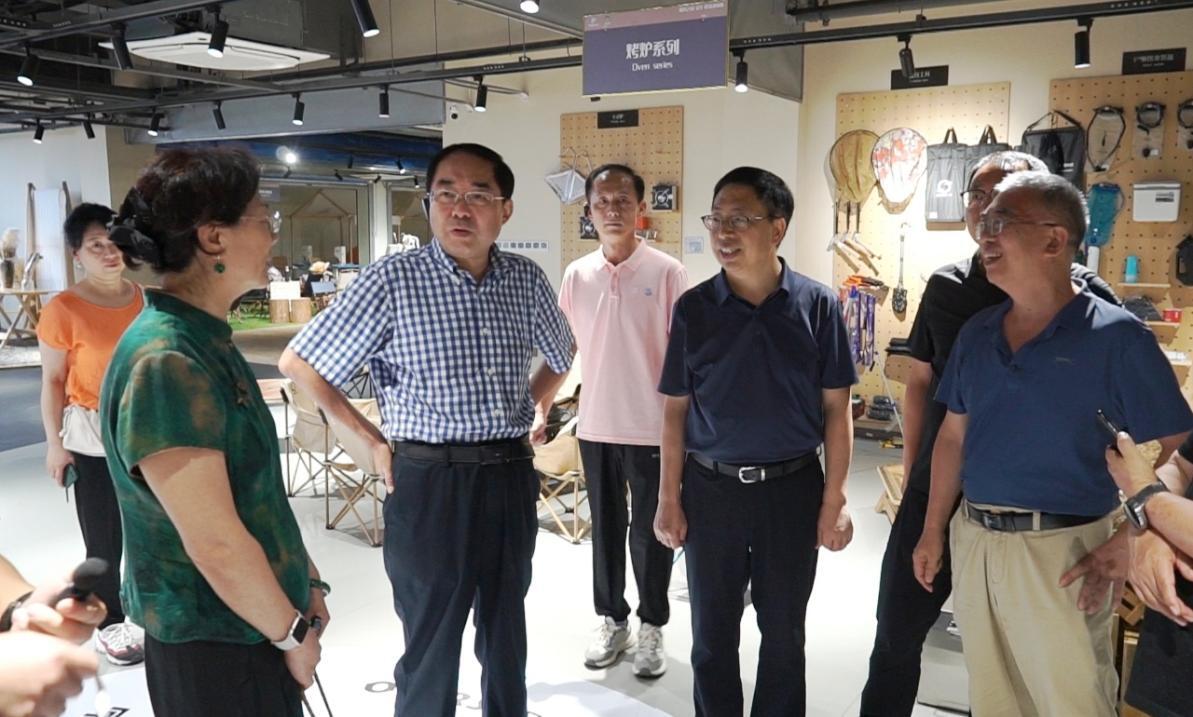 中国风景名胜区协会会长张永利一行到露营之家供应链贸易中心考察调研(图8)