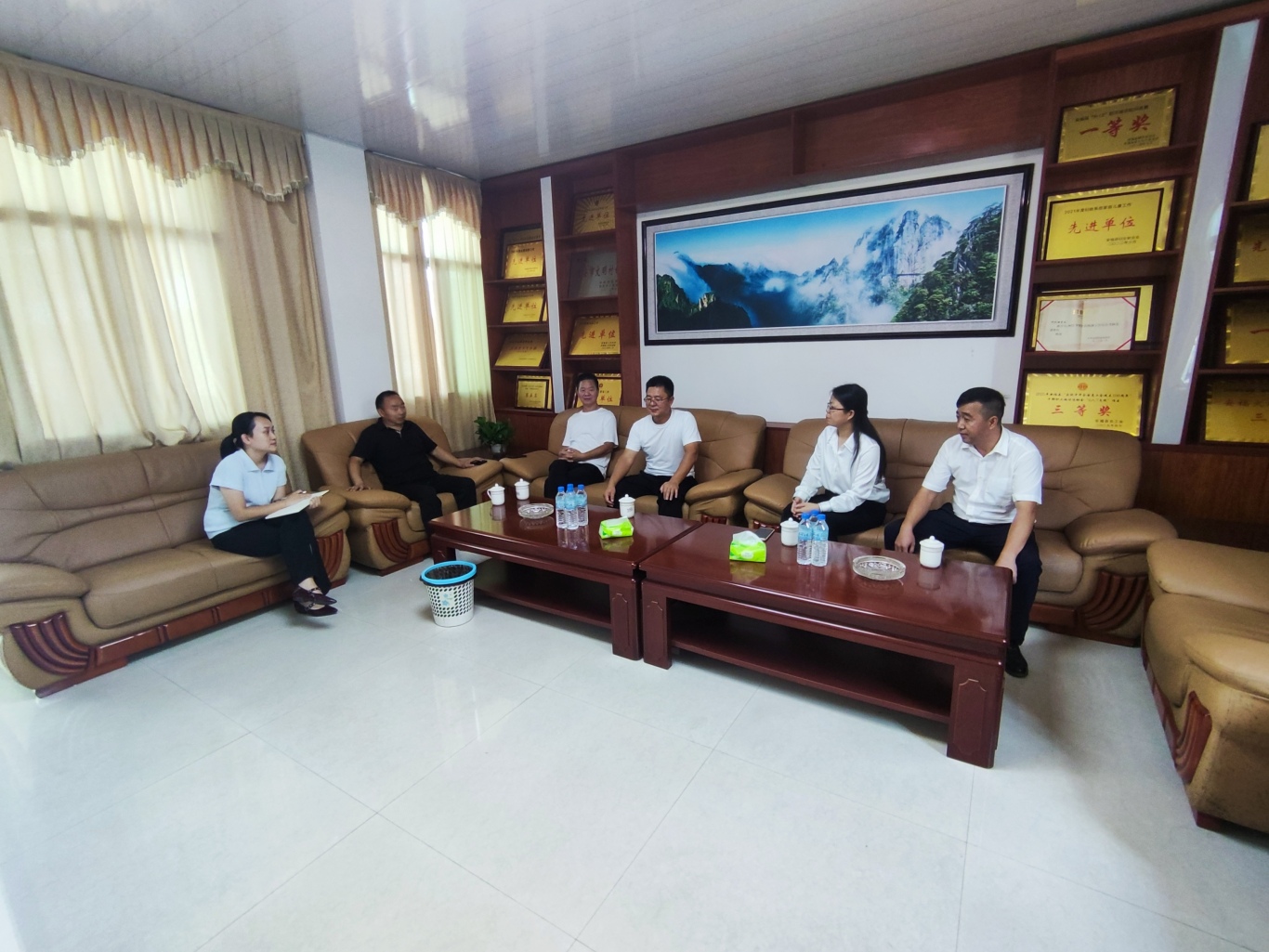 张明治、易明东、李平等率团队调研安福,浒坑镇或成下一个竖屏影视拍摄基地(图19) 张明治、易明东、李平等率团队调研安福,浒坑镇或成下一个竖屏影视拍摄基地(图19)