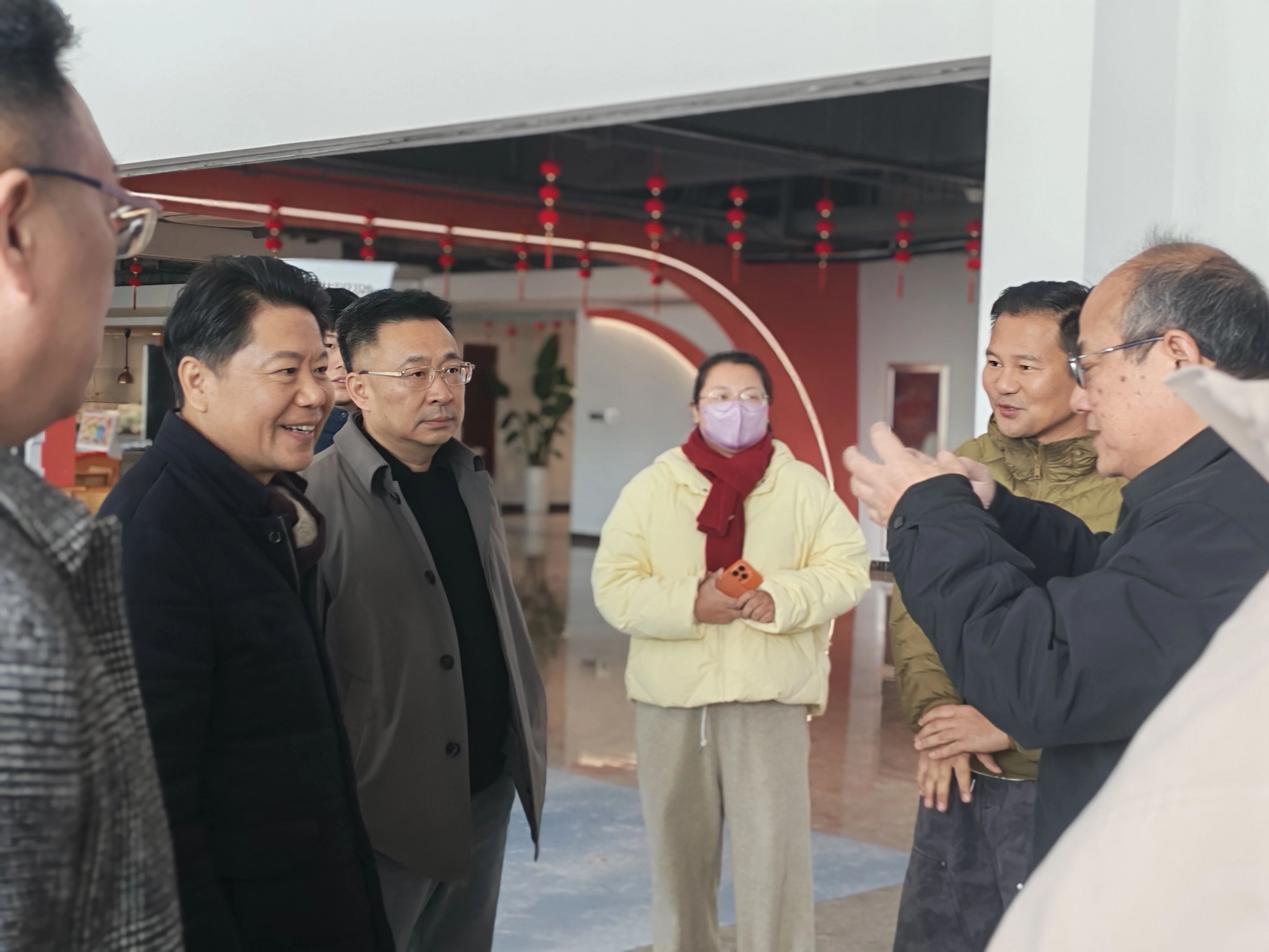 金华市政协副主席祝伦根一行莅临露营之家全球供应链贸易中心考察调研(图2) 2.jpg