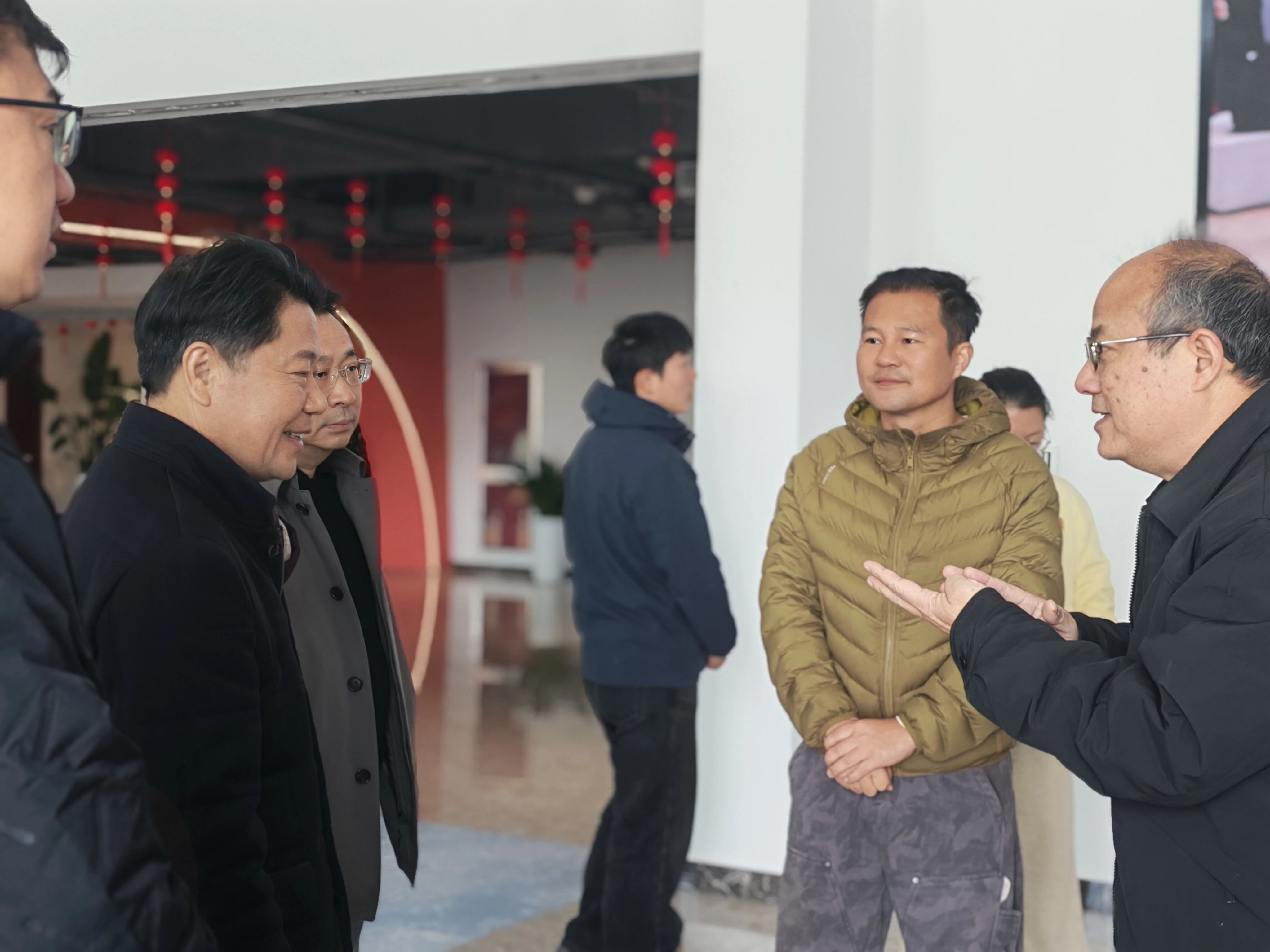 金华市政协副主席祝伦根一行莅临露营之家全球供应链贸易中心考察调研