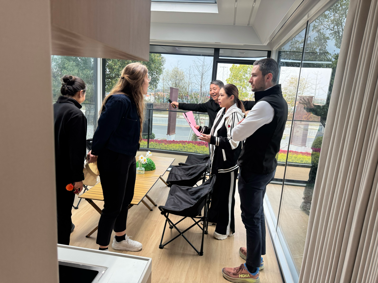 意大利家族企业继承人慕名来访 露营之家全球供应链体系获国际客商赞誉(图2) 意大利家族企业继承人慕名来访 露营之家全球供应链体系获国际客商赞誉(图2)